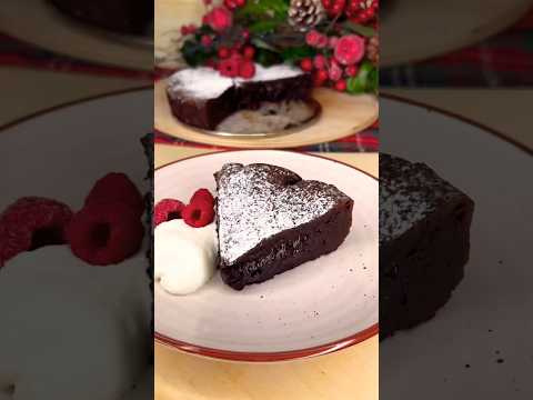 Chocolate cake with Mahnaz #food #christmasfood #christmas #recipe #christmasdecor #cake #shorts