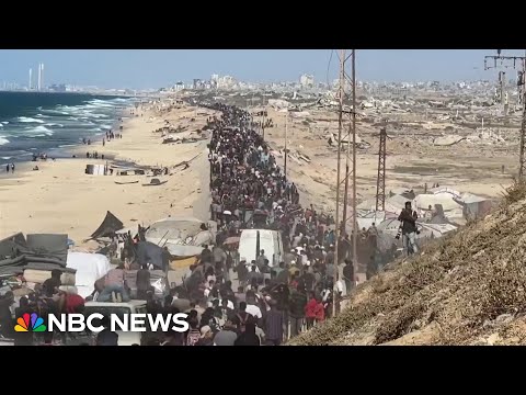 Gazans return as Israeli troops pull back