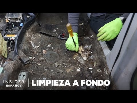Cómo se limpia a fondo el coche de un acaparador | Limpieza a fondo | Insider