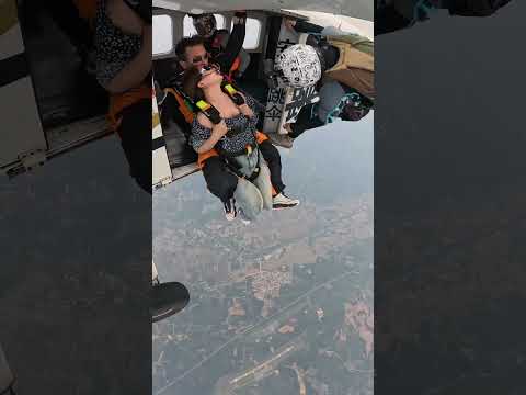 "Come fly with me."!! 😍 #fludy #skydive #skydiving
