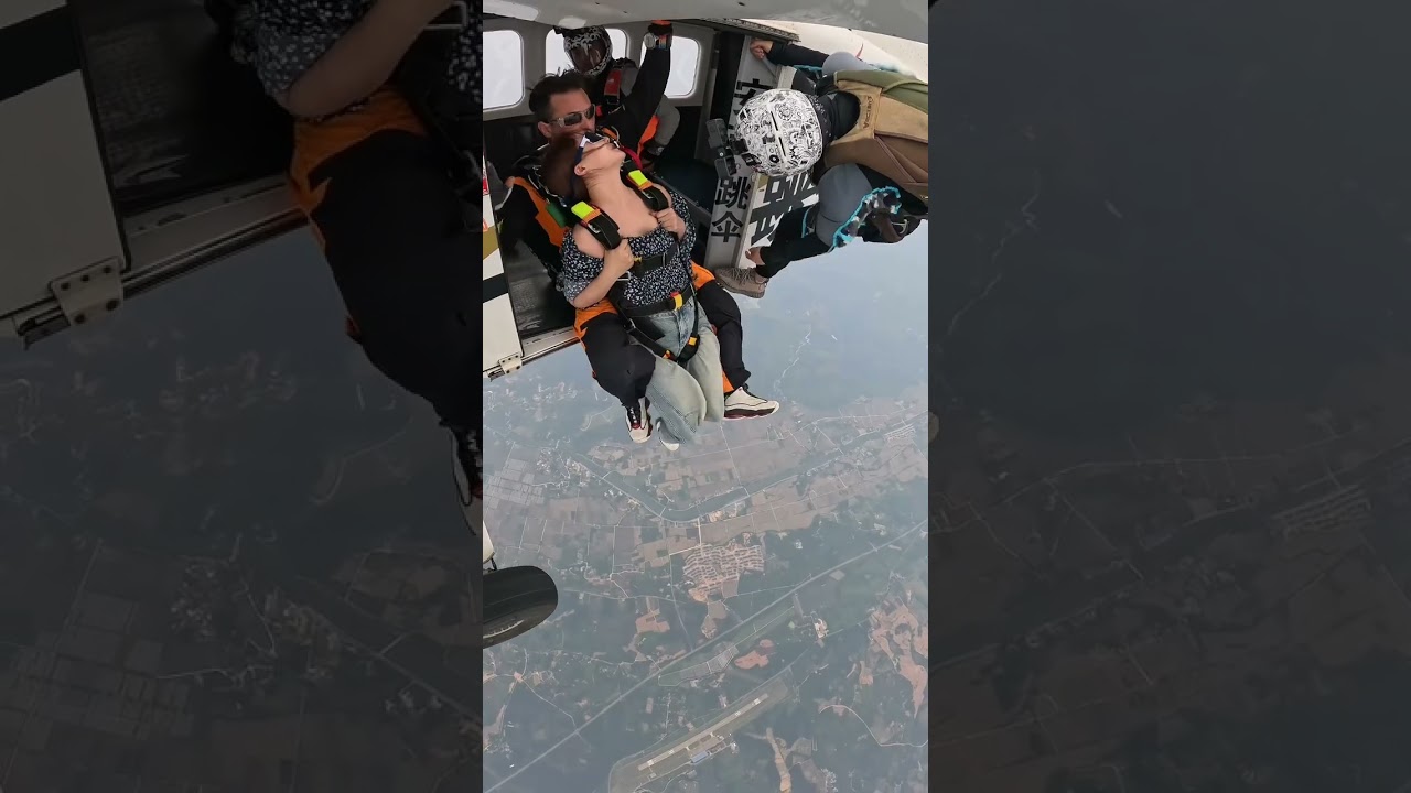"Come fly with me."!! 😍 #fludy #skydive #skydiving