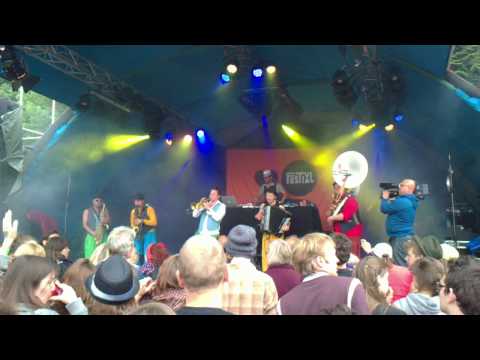 Merdan Taplak Orkestar op Festival Mundial