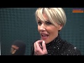 Dana Winner Kickt Af Van Drukke Periode
