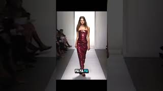 Download lagu Alessandra Ambrosio for Oscar De La Renta Fall 2000#models #modeling #model #runway #supermodels #su mp3