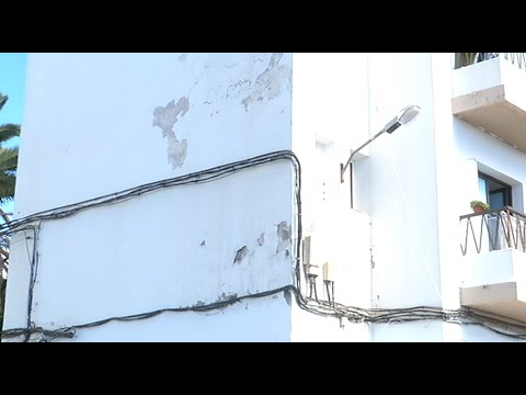 El infierno de vivir en las 100 viviendas de Titerroy