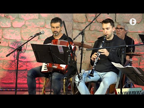 Gironella, Festival solidari dansa Folk amb la V9 Band 3a part.