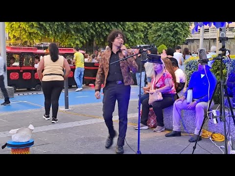 MÚSICA Y PLATICA DESDE  EL CENTRO HISTÓRICO DE SAN SALVADOR