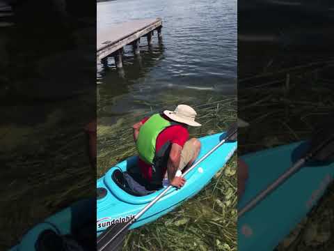 Rev. Luis ocana buscando La Paz deDios en kayak