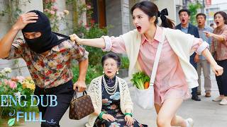 Girl Helps Old Lady Catch Thief,Turns Out She's CEO's Grandma and Picks Girl as Grandson's Wife!