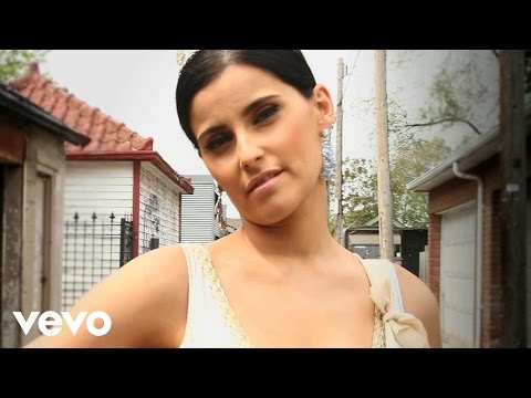 Nelly Furtado - Bajo Otra Luz ft. La Mala Rodriguez (Official Music Video)