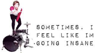 5 Seconds Of Summer - She&#39;s Kinda Hot | Lyrics