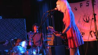 The Lovely Eggs - Panic Plants (live)