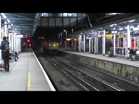 (HD) Colas Rail 37099 & 37025 pass Guildford with a test train - 19/1/17