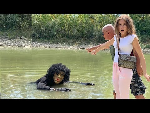 ABBIAMO CATTURATO UNO SCONOSCIUTO CON LO ZIO FRANCO !!! - by Charlotte M.