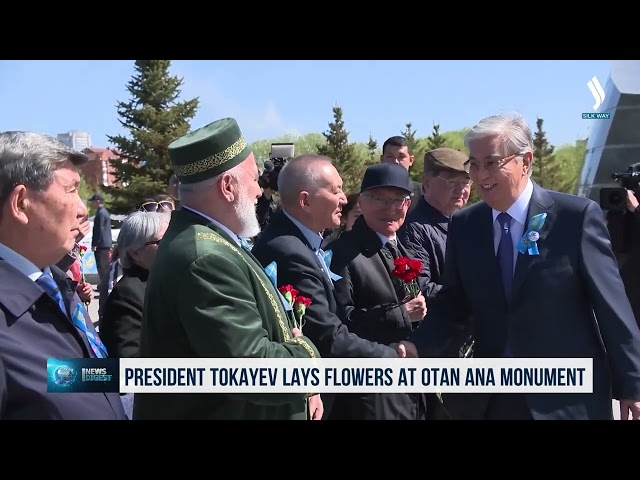 K. Tokayev “Otan Ana” anıtı’na çelenk koydu