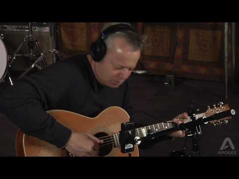 Tommy Emmanuel records his guitar with Apogee ONE and GarageBand