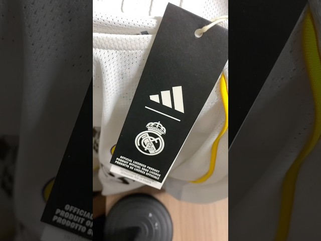 Vídeo relacionado con REAL MADRID 2ª EQUIPACIÓN 25/26 - Carpeta Folio con 3 Solapas, Ideal para Niños de Diferentes Edades, Cómoda y Versátil, Calidad y Resistencia, 26x36.5 cm
