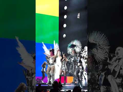 SOY de LALI en VELEZ en su primer show de NO VAYAS A ATENDER CUANDO EL DEMONIO LLAMA | #Shorts