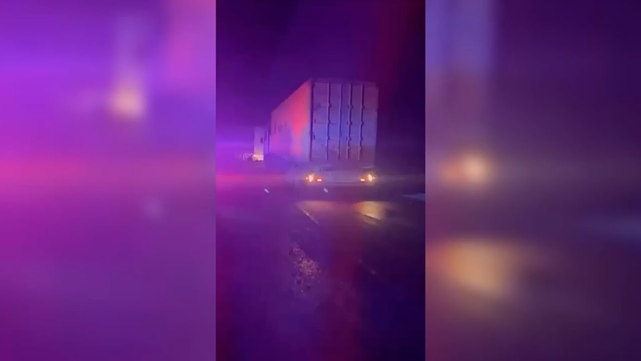 Փրկարարները դուրս են բերել Սիսիան-Տաթև ավտոճանապարհին ցեխակույտի մեջ արգելափակված 4 բեռնատարները