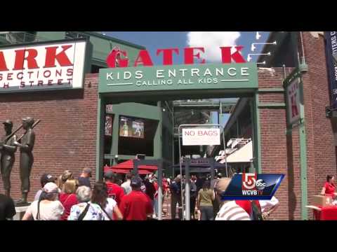 Larry Lucchino steps down as Red Sox President, CEO