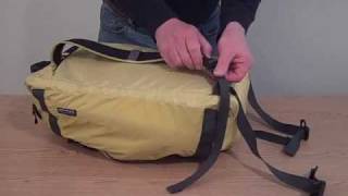 preview picture of video 'Patagonia Lightweight Travel Duffel'