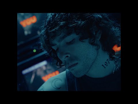 Chezile - Beanie (Official Visualizer)