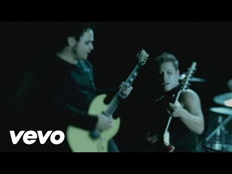 Atreyu - Her Portrait In Black