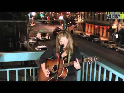 TANYA WINCH - FULL MOON HALF BLIND (BalconyTV)