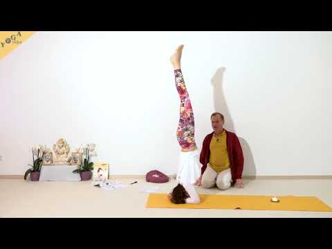 Kopfstand mit Tratak - Yoga Asana Lexikon