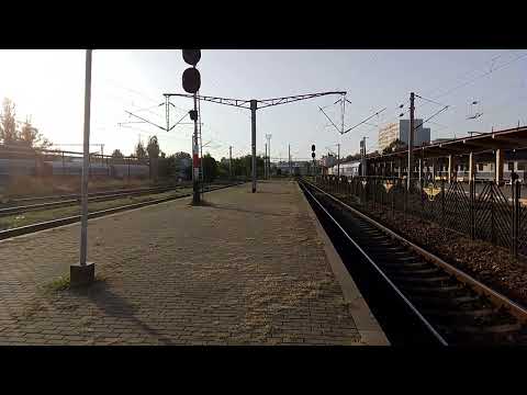 Sosirea trenului IR 1832 Cluj Napoca-Galați cu EA 464