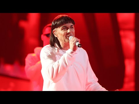 Juanra Bonet imita a Peso Pluma en "Ella baila sola" -Tu Cara Me Suena