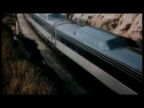 29 Photos Of The Glamorous Mid-Century Streamliner Trains