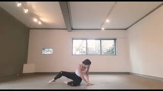 Solo Dance, Sia/ Suitcase.