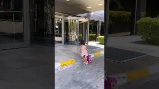OTEL TANITIMI DEDİĞİN BÖYLE OLUR :) | Babası Yaparsa Kızı Durur mu? | Eğlenceli 