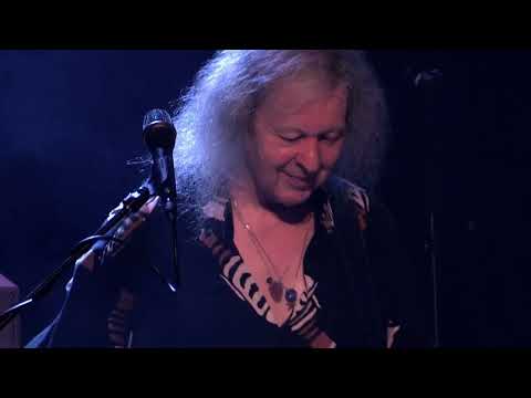 John Verity "Hold Your Head Up" live