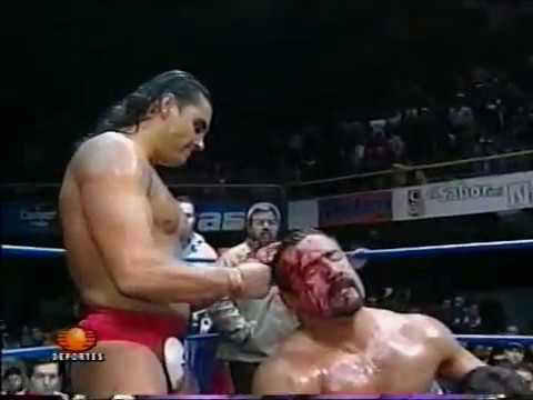 HECTOR GARZA LOSES HIS HAIR FOR THE FIRST TIME AGAINST LATIN LOVER 2003