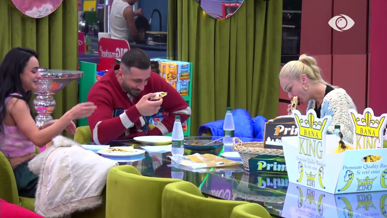 “Egli vajzë për shtëpi”/ Jozi vijon këndon: Gjesti i ka çuar bukën, Rozana Radi ia ka prerë rrugën