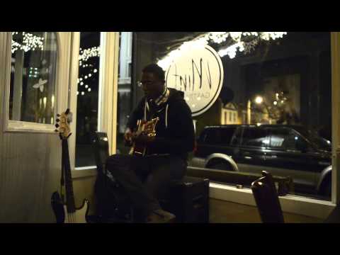 Crazy Cover by Dj Williams live solo acoustic @ Mint. RVA