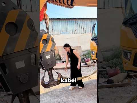 Kait Pada Mobil Derek
