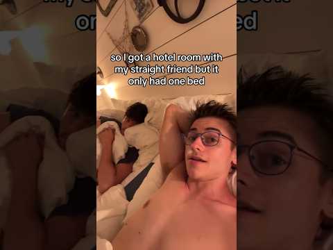 Sleeping with my straight friend 🛌😳
