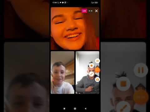 Direktorius dainuoja geras dainas