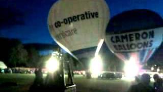 preview picture of video 'Strathaven Balloon Festival Night Glow'