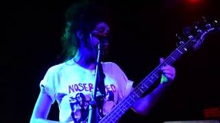 The Coathangers - Watch Your Back/Smother Me (en vivo desde Club 77)