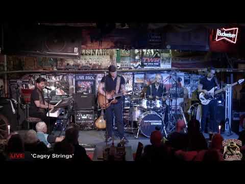 'Cagey Strings' live aus dem Rattlesnake Saloon