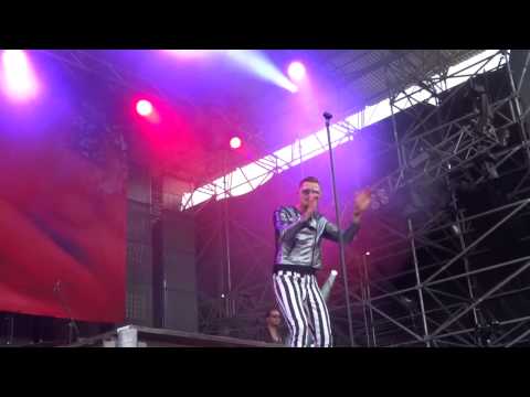 Parachute video