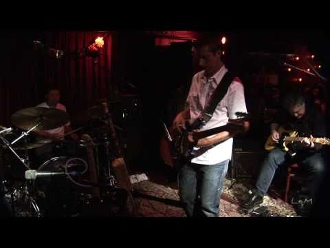 Club d'Elf, "Softly" (2010)