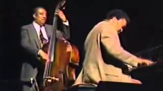 Download lagu Gene Harris (Ray Brown Trio)   Summertime mp3