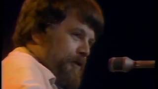Bob Gibson - One More Parade (Live at the Phil Ochs Memorial Concert, 1976)