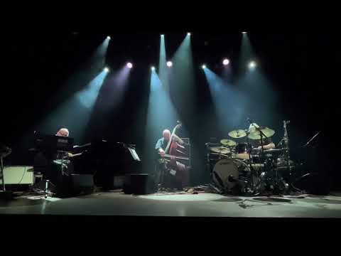 Rymden - Free as a Bird (Live at TivoliVredenburg)