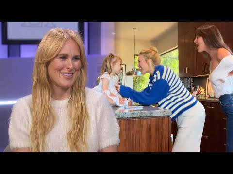 Rumer Willis BELTS Heart With Sister Scout for Daughter Louetta